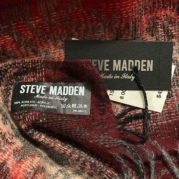 Steve Madden Red Ombre Paisley Muffler Scarf One Size NWT - Picture 3 of 5